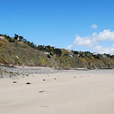 Le Roc Des Falaises *